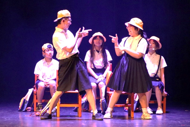 The troupe actively nurtured new talent, giving children opportunities to perform on stage.