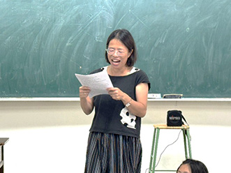 At the beginning, Troupe Leader Kuozi first explained to us the ideas behind community theater and the way its performances are created.