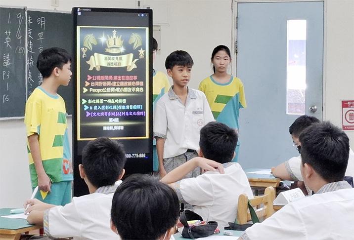 Having the chance to connect closely with Pimpengcao Theatre, we also feel truly proud of them.