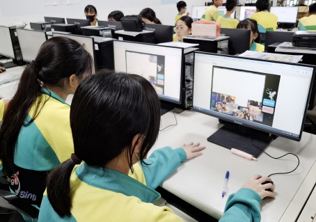 Classmates learned about Pingpencao Theater through Scratch games